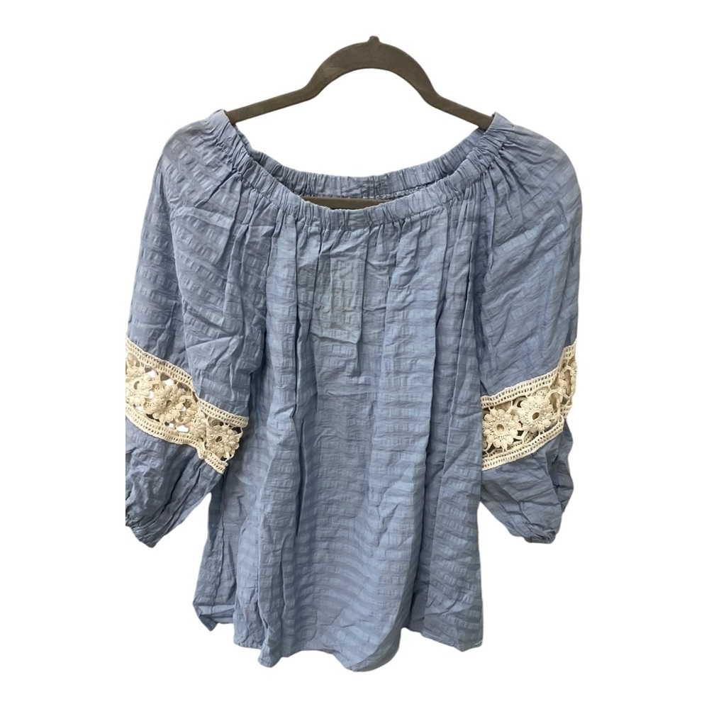 Women’s Blouse Mid Length Sleeves A215